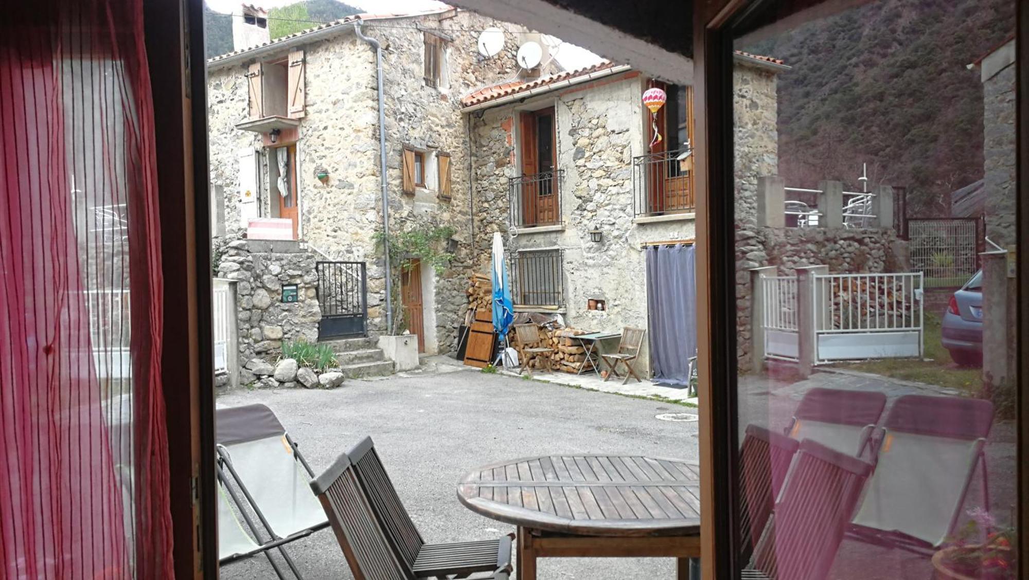 La Cirerole Casteil Exterior foto
